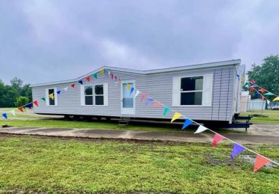 Mobile Home at 900 Birkshire Chandler, IN 47610