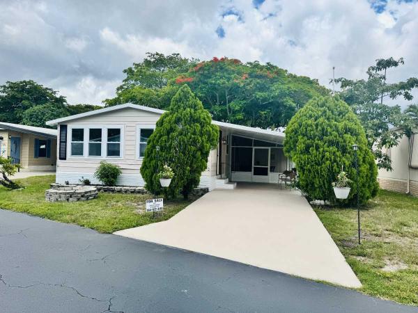 Photo 1 of 2 of home located at 801 Birdie Lane Pompano Beach, FL 33069