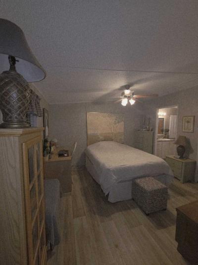 Photo 5 of 28 of home located at 7400 46th Ave N Saint Petersburg, FL 33709