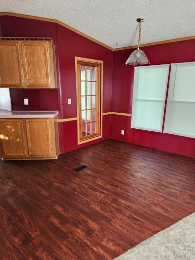 Photo 5 of 6 of home located at 147 Forsithia Ln Festus, MO 63028