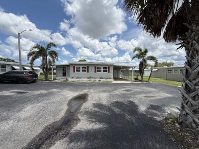 Photo 2 of 14 of home located at 603 63rd Ave W #U6 Bradenton, FL 34207