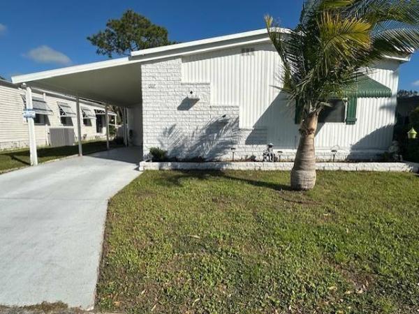 Photo 1 of 2 of home located at 7000 20th St. Lot 927 Vero Beach, FL 32966