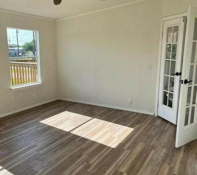 Photo 5 of 16 of home located at 21016 Escondito Park San Antonio, TX 78264