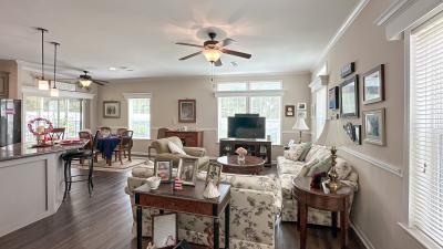 Photo 2 of 18 of home located at 135 Magnolia Dr Lady Lake, FL 32159