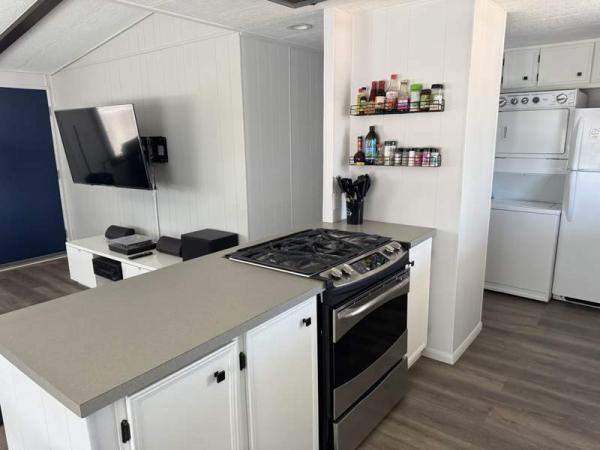 1980 Goldenwest Mobile Homes Manufactured Home