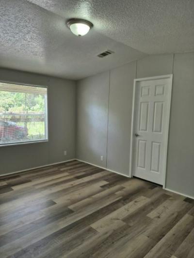 Photo 5 of 7 of home located at 503 Deresine Carre Seffner, FL 33584