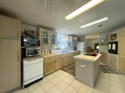 Photo 2 of 20 of home located at 1405 82nd Avenue, Site #226 Vero Beach, FL 32966