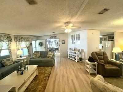 Photo 4 of 20 of home located at 1405 82nd Avenue, Site #226 Vero Beach, FL 32966