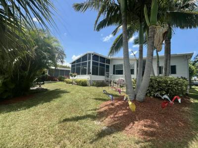 Photo 2 of 19 of home located at 1405 82nd Avenue, Site #226 Vero Beach, FL 32966