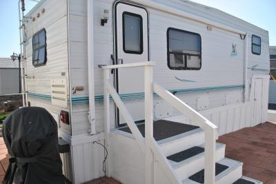 Photo 4 of 16 of home located at 200 Dolliver St. Site #198 Pismo Beach, CA 93449