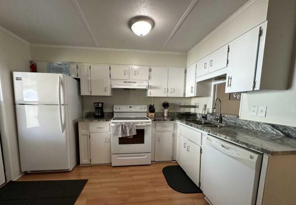 1984 TWIN Manufactured Home