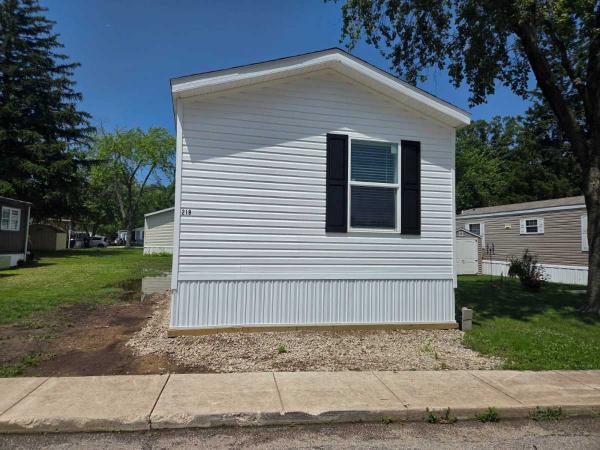 Photo 1 of 2 of home located at 219 White Oak Dr, #219Whi Morton, IL 61550
