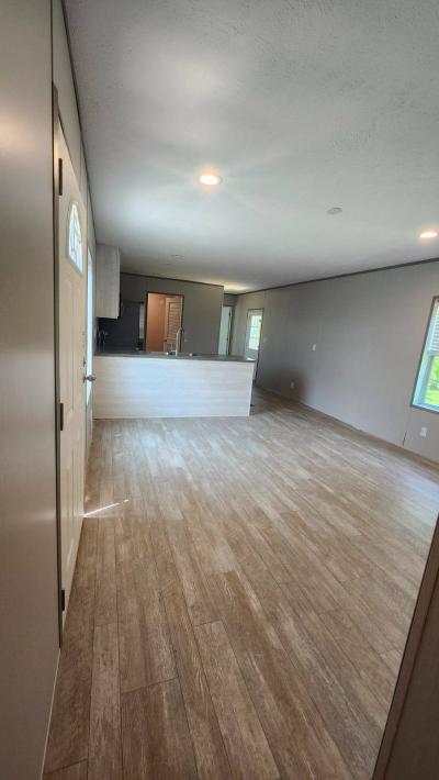 Photo 4 of 8 of home located at 128 Crestview Flemingsburg, KY 41041