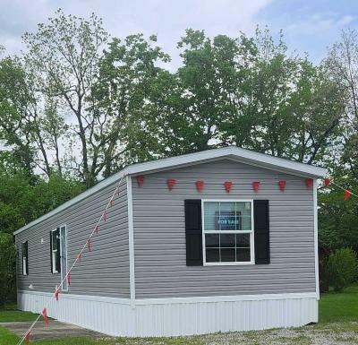 Photo 2 of 8 of home located at 128 Crestview Flemingsburg, KY 41041
