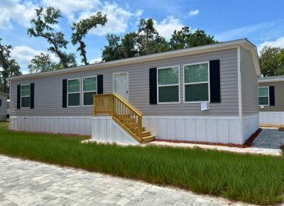 Mobile Home at 11611 Sir Lawrence Court, Site 100 Thonotosassa, FL 33592