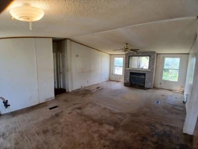 Photo 4 of 13 of home located at 202 SE 4th St Andrews, TX 79714