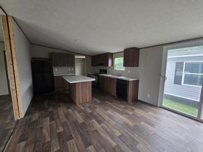 Photo 2 of 9 of home located at 15405 Lee Hwy Bristol, VA 24202