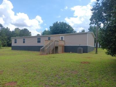 Photo 5 of 22 of home located at 169 Pats View Loop Johnston, SC 29832