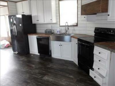 Photo 3 of 10 of home located at 600 Saint Nazaire Rd Trlr 34 Broussard, LA 70518