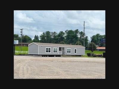 Mobile Home at 12478 E Carter Rd Bloomfield, IN 47424