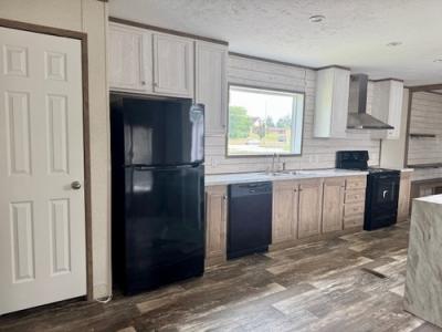 Photo 5 of 12 of home located at 12478 E Carter Rd Bloomfield, IN 47424