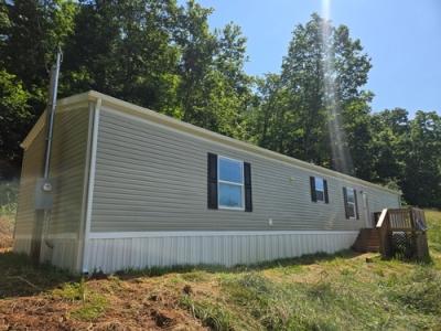 Mobile Home at 1257 Lick Branch Rd Ewing, VA 24248