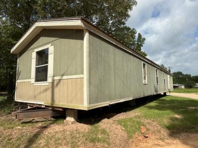 Mobile Home at 2401 Pocahantis Bnd Willis, TX 77378
