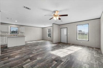 Photo 4 of 16 of home located at 1900 S. Lake Reedy Blvd. #33 Frostproof, FL 33843