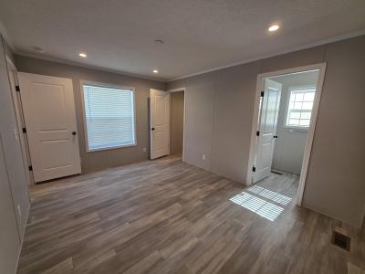 Photo 3 of 6 of home located at 2556 Loch Lomond Dr Highland, MI 48357