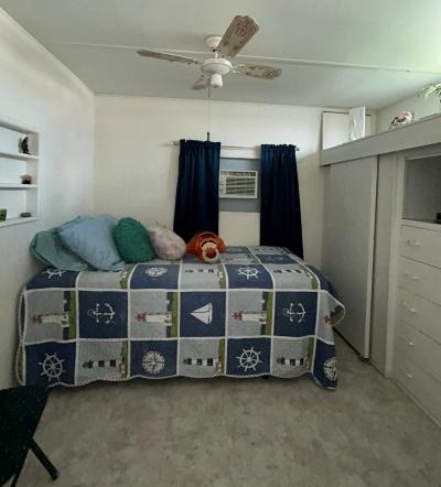 Photo 5 of 19 of home located at 463 Holiday Blvd Lakeland, FL 33815