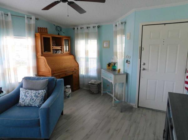 1990 Manufactured Home