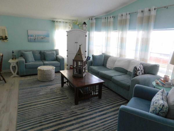 1990 Manufactured Home