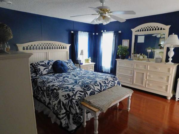 1992 sKYLINE Manufactured Home