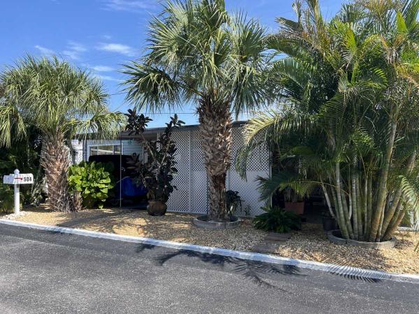 Photo 1 of 2 of home located at 1375 Pasadena Avenue South, Lot 504 South Pasadena, FL 33707