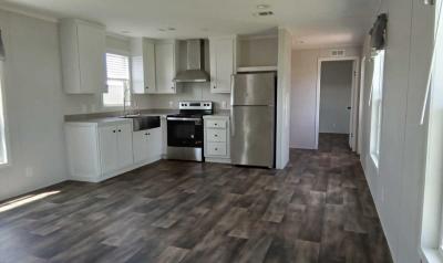 Photo 2 of 10 of home located at 335 SE Balboa Drive, Site 99 Madison, FL 32340