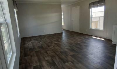 Photo 3 of 10 of home located at 335 SE Balboa Drive, Site 99 Madison, FL 32340