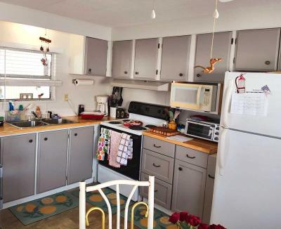Photo 2 of 16 of home located at 370 53rd Ave. N Saint Petersburg, FL 33703