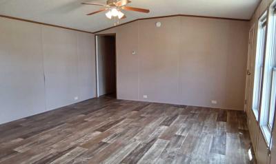 Photo 5 of 13 of home located at 335 SE Balboa Drive, Site 110 Madison, FL 32340