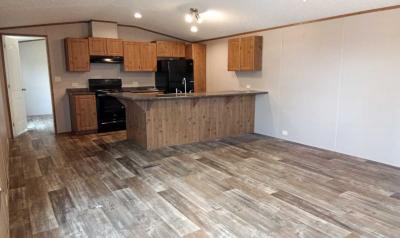 Photo 3 of 13 of home located at 335 SE Balboa Drive, Site 110 Madison, FL 32340