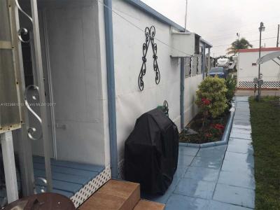 Photo 5 of 14 of home located at 346 Maple St Hallandale, FL 33009