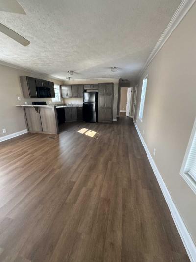 Photo 5 of 13 of home located at 8701 NE 107th Pl #53 Kansas City, MO 64157