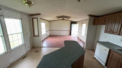 Photo 5 of 15 of home located at 3224 La Highway 35 Rayne, LA 70578