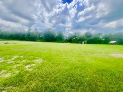 Photo 3 of 26 of home located at 7608 Trey Circle New Iberia, LA 70560