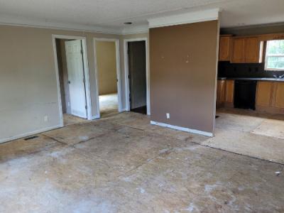 Photo 2 of 12 of home located at 1065 Railroad St Belhaven, NC 27810