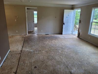 Photo 3 of 12 of home located at 1065 Railroad St Belhaven, NC 27810