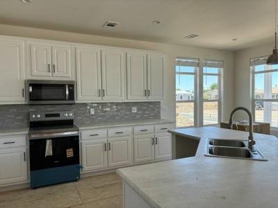 Photo 4 of 21 of home located at 3301 S. Goldfield Road #5108 Apache Junction, AZ 85119