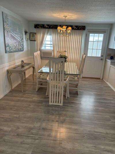 Photo 5 of 14 of home located at 106 Pier H Naples, FL 34112