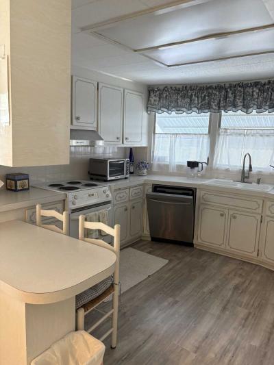 Photo 3 of 14 of home located at 106 Pier H Naples, FL 34112