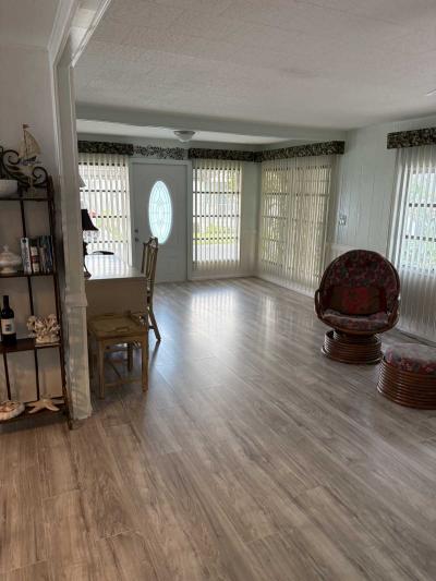 Photo 4 of 14 of home located at 106 Pier H Naples, FL 34112