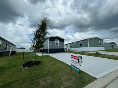 Photo 5 of 28 of home located at 38 Open Range Trail Willis, TX 77318